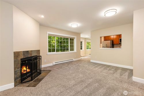 apt-d202-755 5th Ave Nw, Issaquah, WA, 98027-2821 | Card Image