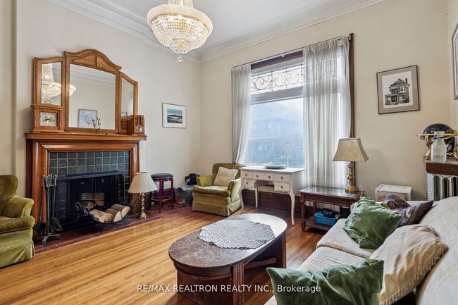 177 Dowling Ave, House other with 8 bedrooms, 3 bathrooms and 2 parking in Toronto ON | Image 13