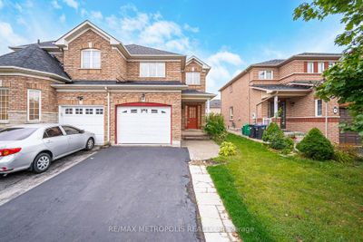 27 Prince Cres, Home with 3 bedrooms, 4 bathrooms and 3 parking in Brampton ON | Image 1