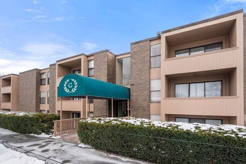 unit-j-24 Shrewsbury Green Dr, Shrewsbury, MA, 01545-3646 | Card Image