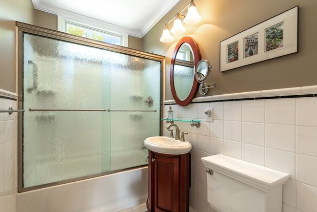 202 Bridge St, House other with 3 bedrooms, 3 bathrooms and 5 parking in Beverly MA | Image 24