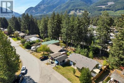 450 Chamiss Cres, House other with 4 bedrooms, 2 bathrooms and 1 parking in Gold River BC | Image 3