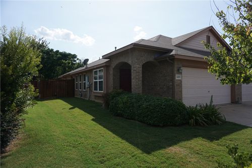 1433 Ravenwood Dr, Mansfield, TX, 76063-6062 | Card Image