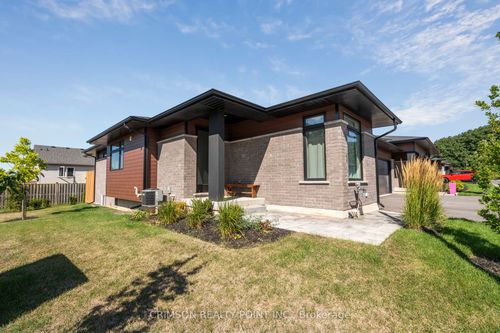 {{alt}} | Card Image