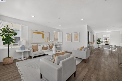 9177 Wave Cove Way, Newark, CA, 94560-7318 | Card Image