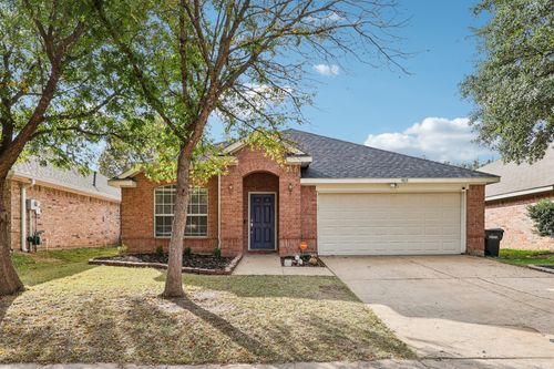 9113 Newport Ln, McKinney, TX, 75071-6048 | Card Image