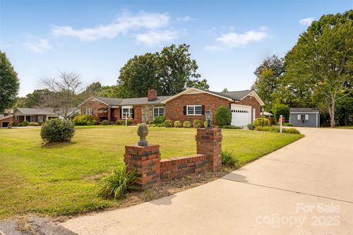 184 Midway Park Ln, Taylorsville, NC, 28681-3676 | Card Image