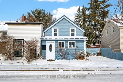 176 Garden St, Gananoque, ON, K7G1H9 | Card Image