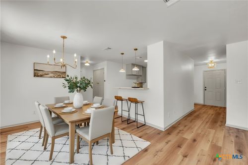 42 Great West Loop, Belton, TX, 76513-9243 | Card Image