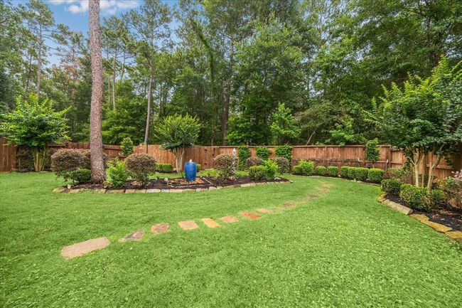Incredible mature landscaping. | Image 28