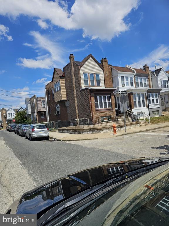 Marcella St, Philadelphia, PA 19124