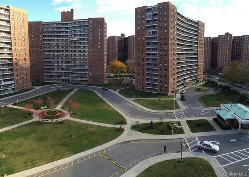 6e-61-25 98th St, Rego Park, NY, 11374-1478 | Card Image