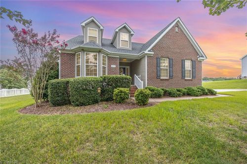 319 Ironwood Dr, Thomasville, NC, 27360-7188 | Card Image