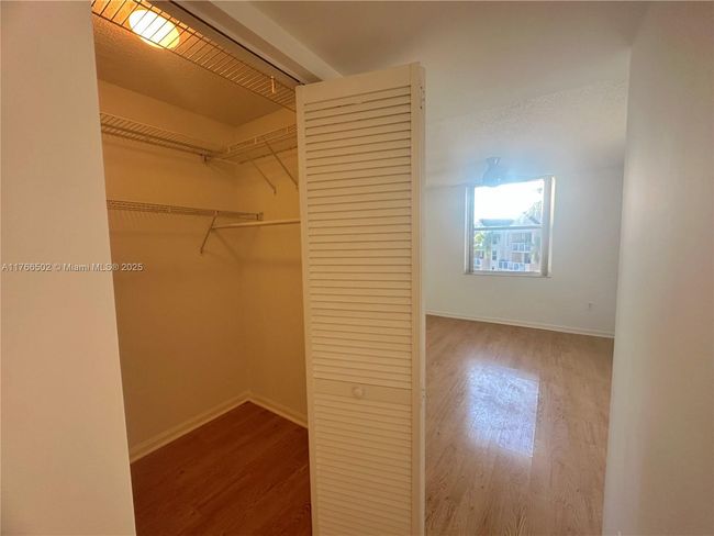 APT-302 - 2731 Ocean Club Blvd, Condo with 2 bedrooms, 2 bathrooms and null parking in Hollywood FL | Image 16