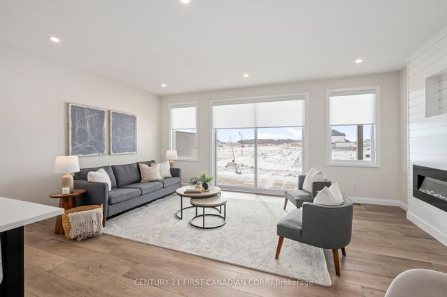 6 - 32 Postma Cres, House attached with 2 bedrooms, 2 bathrooms and 2 parking in Ailsa Craig ON | Image 15