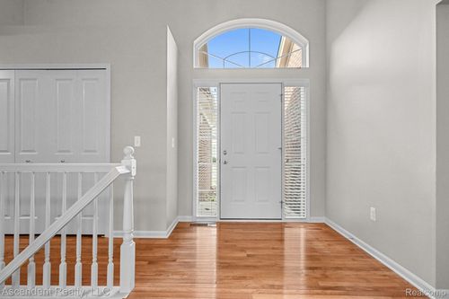 56-63172 W Charleston Dr, Washington Township, MI, 48095-2431 | Card Image