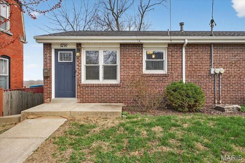 1210 N 5th St, Saint Charles, MO, 63301-1932 | Card Image