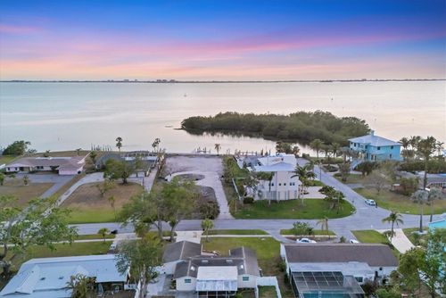 7314 Westmoreland Dr, SARASOTA, FL, 34243-1431 | Card Image