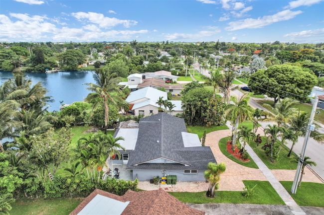 324 Davis Rd, House other with 5 bedrooms, 2 bathrooms and null parking in Palm Springs FL | Image 41