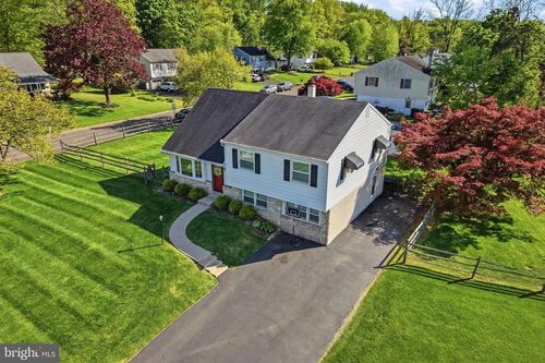 122 Dolly Ln, CHALFONT, PA, 18914-2336 | Card Image