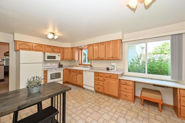 318 Hyde Park Avenue, House other with 3 bedrooms, 1 bathrooms and null parking in Waukesha WI | Image 12