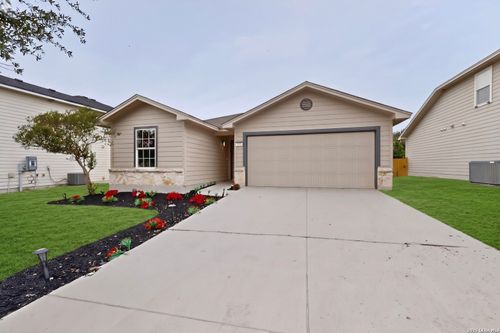 819 Six Iron, San Antonio, TX, 78221-3185 | Card Image