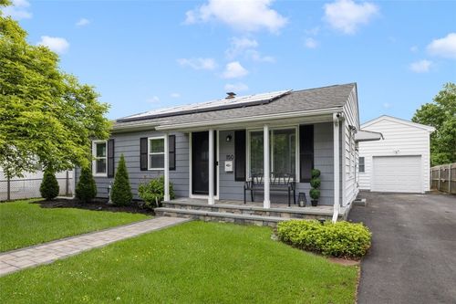 150 Memorial Dr, Pawtucket, RI, 02860-5841 | Card Image