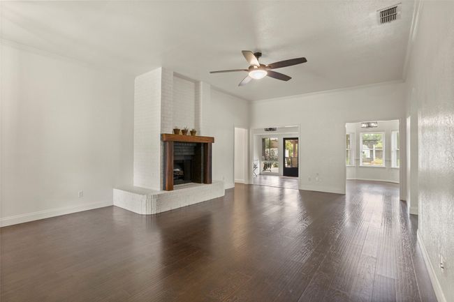 230 Bent Tree Trl, House other with 3 bedrooms, 2 bathrooms and null parking in Burleson TX | Image 6
