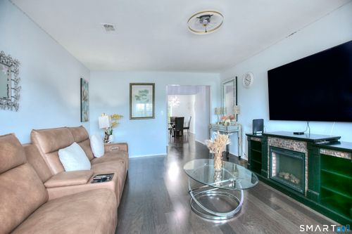 57d-50 Greenhouse Rd, Bridgeport, CT, 06606-2175 | Card Image