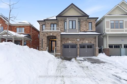 32 Crombie St, Bowmanville, ON, L1C4A1 | Card Image