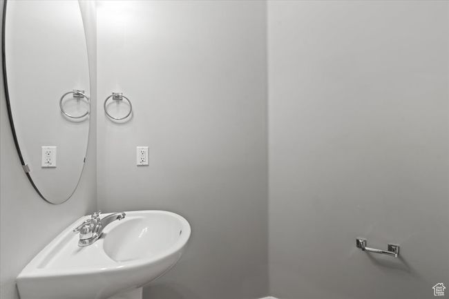 Half Bath Main Floor | Image 16