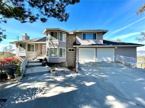 27990 Vista Del Valle, Hemet, CA, 92544-8352 | Card Image