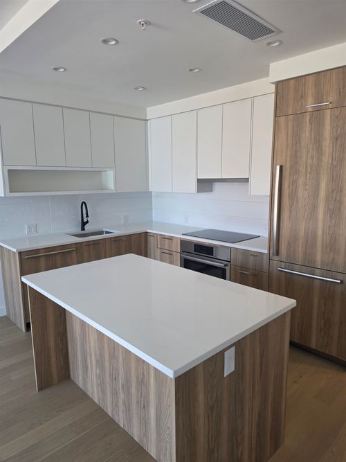 203-8398 Oak St, Vancouver, BC, V6P0L9 | Card Image