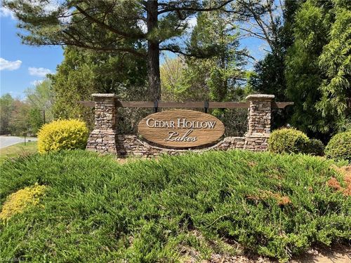 8004 Willow Glen Trl, Greensboro, NC, 27455-9296 | Card Image