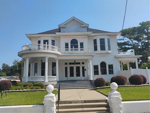 103 Bolton Ave, Alexandria, LA, 71301-7124 | Card Image