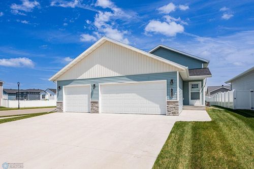 7304 27th Street S, Fargo, ND, 58104 | Card Image