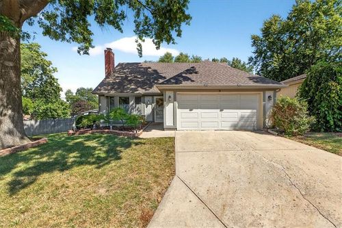 11928 W 66th St, Shawnee, KS, 66216-2718 | Card Image