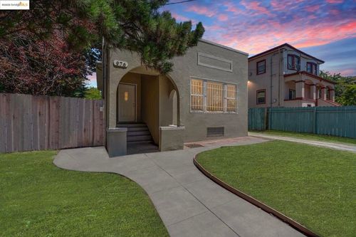 976 34th St, Oakland, CA, 94608-4212 | Card Image