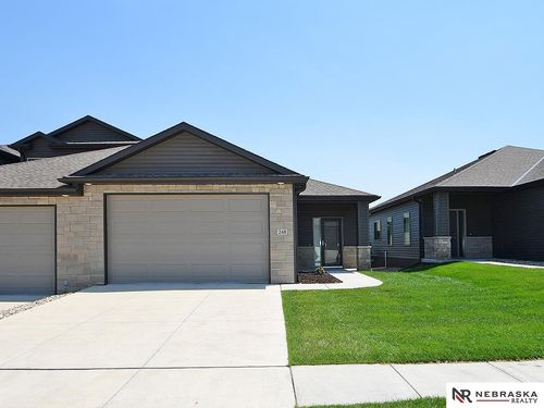 248 Half Moon Dr, Lincoln, NE, 68527-1501 | Card Image