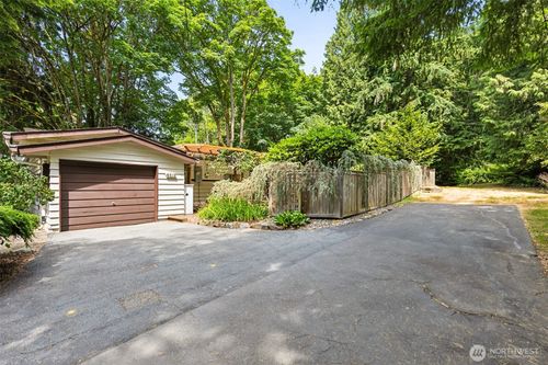 4012 Ne 197th St, Lake Forest Park, WA, 98155-1626 | Card Image
