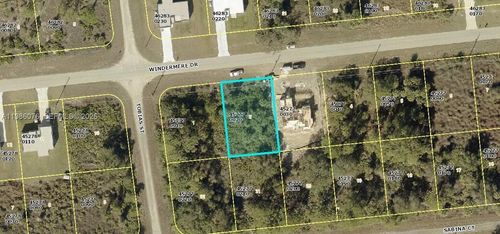 671 Windermere Dr, Lehigh Acres, FL, 33972-1071 | Card Image