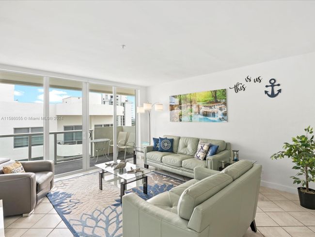 1714 - 5601 Collins Ave, Condo with 2 bedrooms, 2 bathrooms and null parking in Miami Beach FL | Image 8