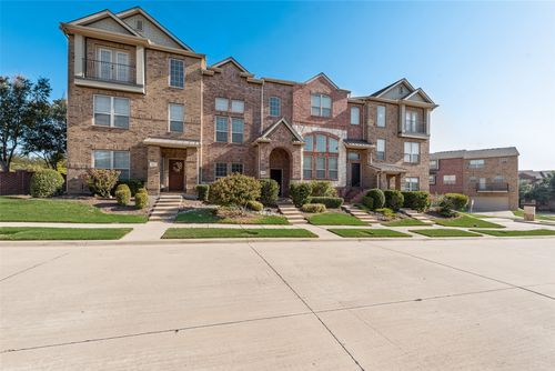 1805 English Ln, Carrollton, TX, 75006-2909 | Card Image