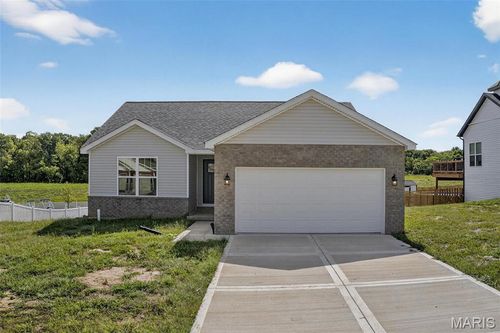 826 Glenbriar Dr, Waterloo, IL, 62298-2025 | Card Image