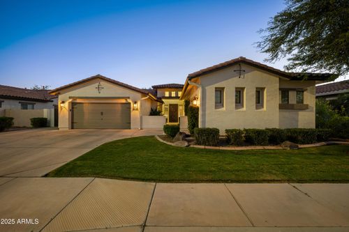 5560 S White Dr, Chandler, AZ, 85249-5853 | Card Image