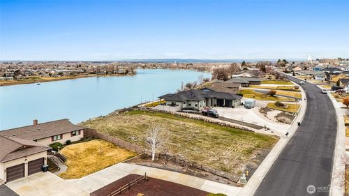 418 N Crestview Dr, Moses Lake, WA, 98837-1413 | Card Image