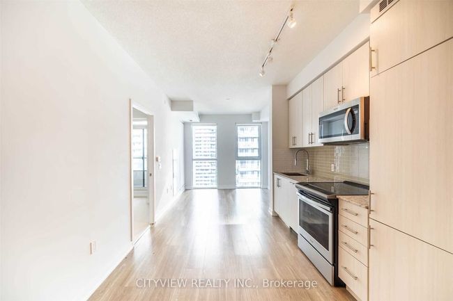 1616 - 4055 Parkside Village Dr, Condo with 2 bedrooms, 2 bathrooms and null parking in Mississauga ON | Image 9