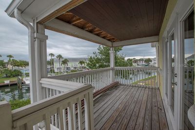 D - 4740 Beach Drive Se, Condo with 1 bedrooms, 1 bathrooms and null parking in St Petersburg FL | Image 1