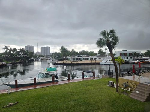 apt-205-301 Golden Isles Dr, Hallandale Beach, FL, 33009-5816 | Card Image