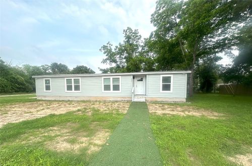 803 Highland Ave, Rockdale, TX, 76567-2213 | Card Image